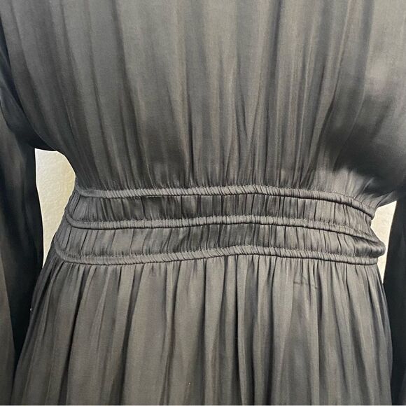 TORRID PEPLUM SATIN SMOCKED WAIST TOP NWT - Picture 8 of 11